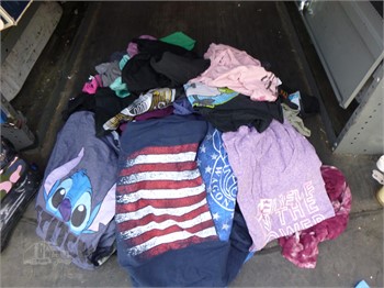 LOT OF MISC CLOTHES Women's Clothing Clothing / Shoes / Accessories Auction  Results