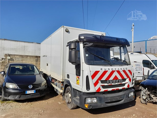 2016 IVECO EUROCARGO 90E18 Used Camion pianali - carrellone in vendita