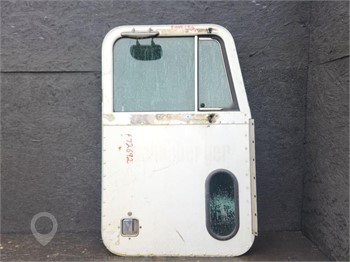 2001 PETERBILT 357 Used Door Truck / Trailer Components for sale