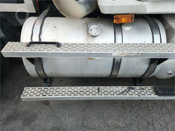 1995 MACK CL713 Used Fuel Pump Truck / Trailer Components for sale