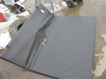 FOLDING BOX COVER 5.5 FOOT TRI FOLD Used Other Truck / Trailer Components auction results