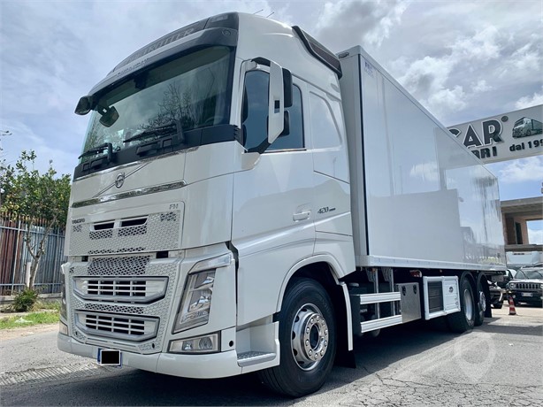 2014 VOLVO FH420 Used Refrigerated Trucks for sale