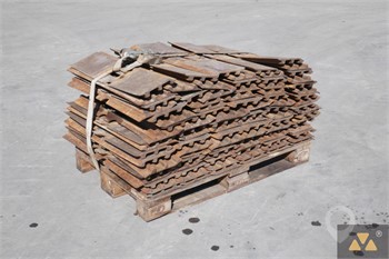 CATERPILLAR 325 TRACKSHOES Used Other Truck / Trailer Components for sale