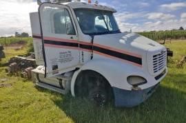 1998 FREIGHTLINER COLUMBIA 120 Tractor without Sleeper dismantled machines
