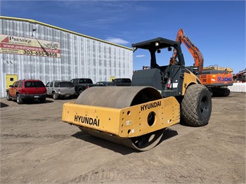 66 Single Smooth Drum Ride-On Vibratory Roller Compactor