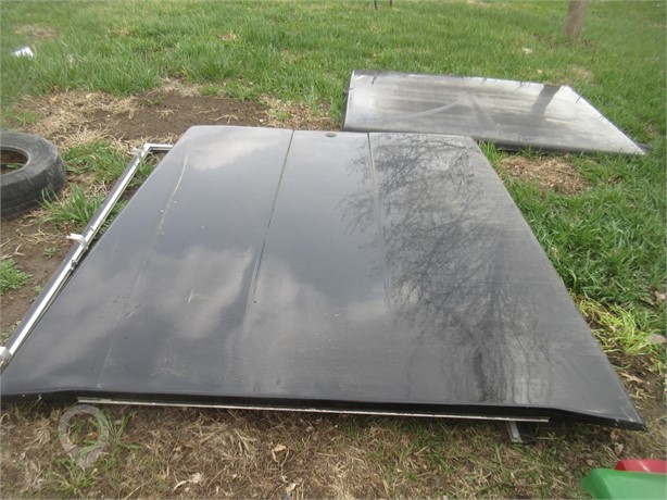 TONNEAU COVER FULL SIZE BOX Used Other Truck / Trailer Components auction results