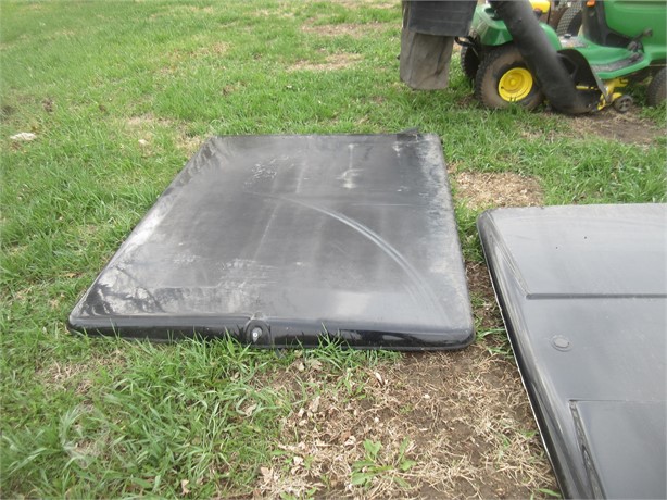 TONNEAU COVER MID SIZE TRUCK Used Body Panel Truck / Trailer Components auction results