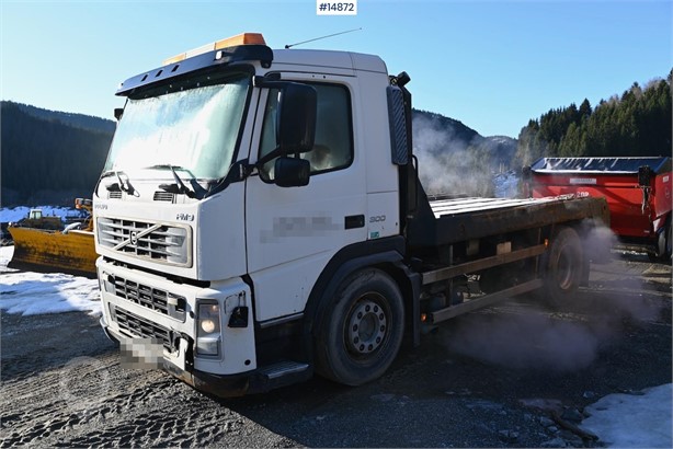 2005 VOLVO FM300 Used Dropside Flatbed Trucks for sale
