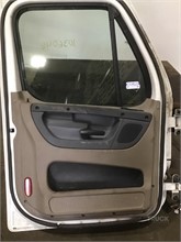 2016 FREIGHTLINER CASCADIA Gebraucht Tür LKW- / Anhängerkomponenten zum verkauf