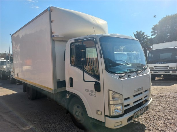 2016 ISUZU NMR Used Box Trucks for sale