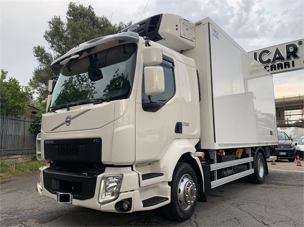 2014 VOLVO FL250 Used Refrigerated Trucks for sale