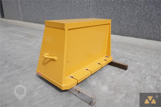 VOLVO PUSH BLOCK Used Other Truck / Trailer Components for sale