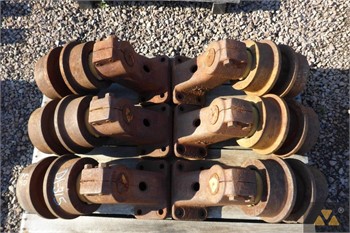 CATERPILLAR CARRIER ROLLER 345B Used Other Truck / Trailer Components for sale