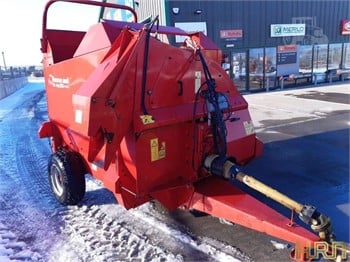 2014 KVERNELAND 853 PRO Used Bale Shredders & Spreaders Hay and Forage Equipment for sale