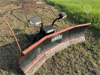 HINIKER SNOW PLOW W/ LIGHTS, Used Plow Truck / Trailer Components auction results