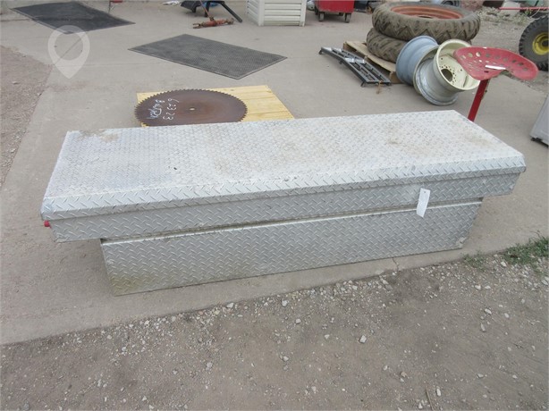 ALUMINUM TOOL BOX FULL SIZE PICKUP SINGLE LID Used Tool Box Truck / Trailer Components auction results