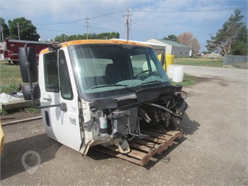 2002 INTERNATIONAL 7400 Used Cab Truck / Trailer Components auction results