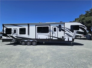 Fifth Wheel Toy Haulers For