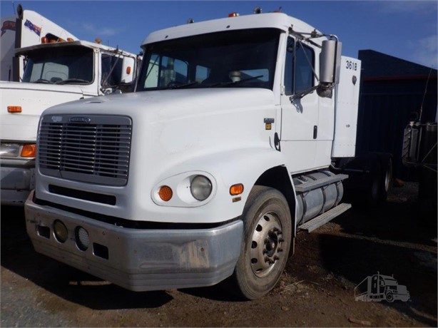 2002 FREIGHTLINER FL112 Used Truck Tractors for sale