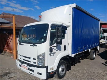2013 ISUZU FRR Used Curtain Side Trucks for sale