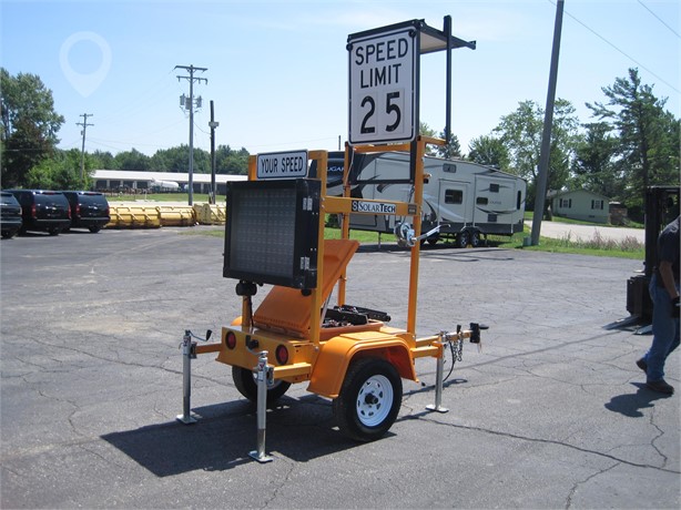 2015 SOLAR TECH SILENT MESSENGER Used Arrow Boards for sale