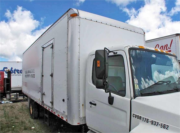 2006 MULTIVANS 26FT BOX, 91IN ROLLUP DOOR, Used Other Truck / Trailer Components for sale
