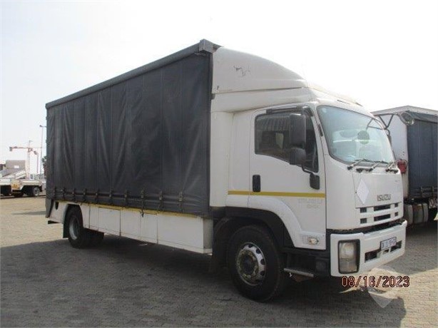 2014 ISUZU FTR Used Curtain Side Trucks for sale