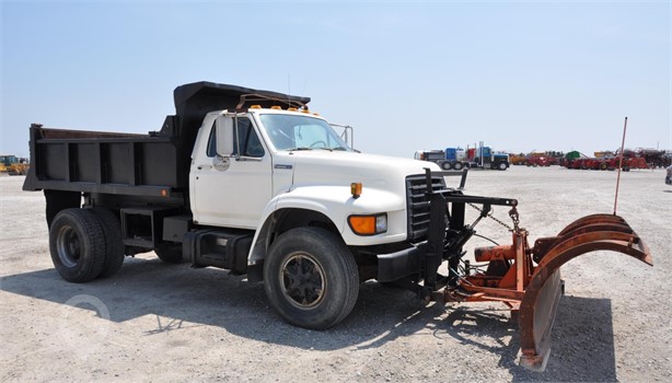 HENKE 210 SNOWPLOW BLADE & FRAME Used Plow Truck / Trailer Components for sale