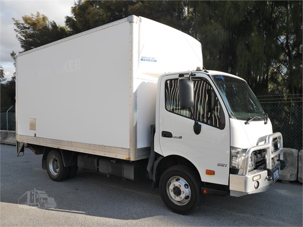 2016 HINO 155 Used Crane Trucks for sale