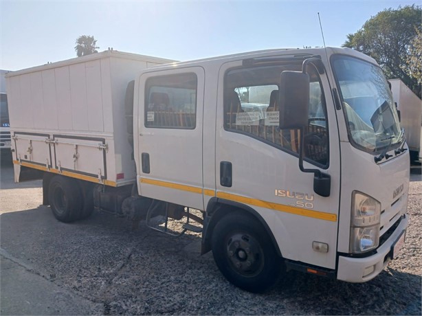 2013 ISUZU NMR Used Box Trucks for sale