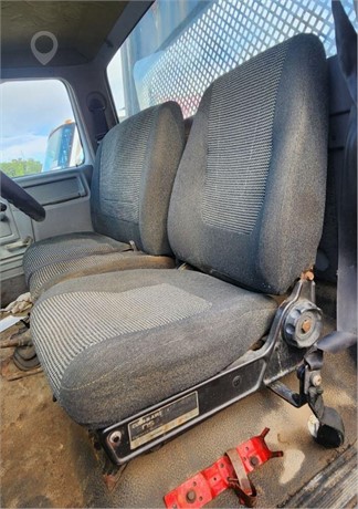 1999 FORD F800 Used Seat Truck / Trailer Components for sale