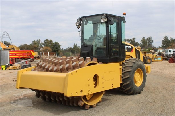 2011 CATERPILLAR CP74 Used Padfoot Rollers / Compactors for sale