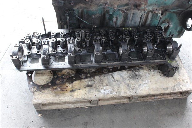 2006 VOLVO D12 Used Cylinder Head Truck / Trailer Components for sale