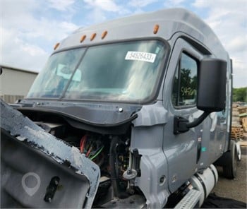 2020 FREIGHTLINER CASCADIA 125 Used Cab Truck / Trailer Components for sale
