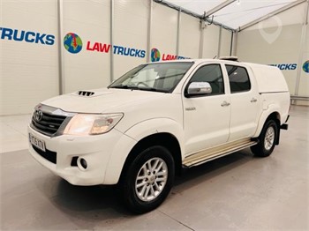 2015 TOYOTA HILUX Used Pickup Trucks for sale