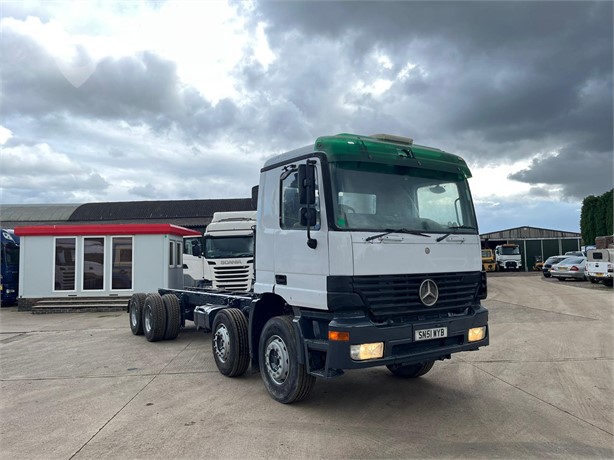 2002 MERCEDES-BENZ 3235 Used Chassis Cab Trucks for sale