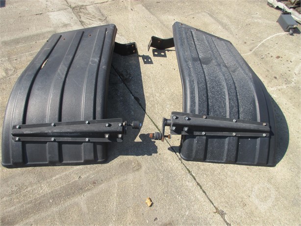POLY HALF FENDERS Used Other Truck / Trailer Components for sale
