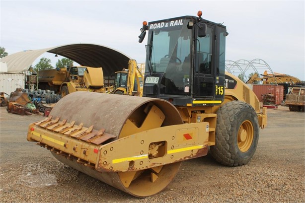 2009 CATERPILLAR CS56 Used Smooth Drum Rollers / Compactors for sale
