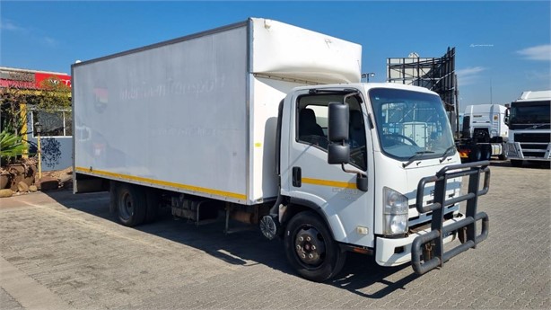 2016 ISUZU NQR Used Box Trucks for sale