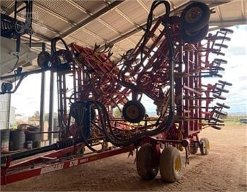 BOURGAULT 5710 II Used Air Seeders/Air Carts for sale