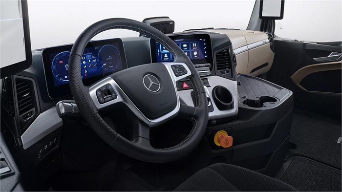A look at the interior of the Mercedes-Benz eActros 600’s cab.