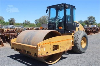 2010 CATERPILLAR CS-533E XT Used Smooth Drum Rollers / Compactors for sale