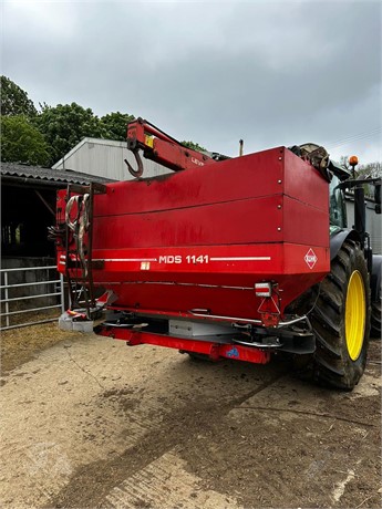 1998 KUHN MDS 1141 Used 3 Point / Mounted Dry Fertiliser Spreaders for sale