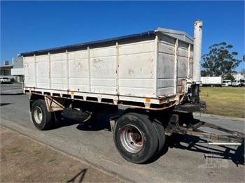 1993 NIXONS Used Dog Trailers for sale