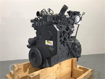 2000 KOMATSU SA4D102 Used Engine Truck / Trailer Components for sale