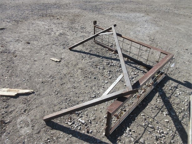 LADDER RACK RACK AND JUG CAGE Used Headache Rack Truck / Trailer Components auction results