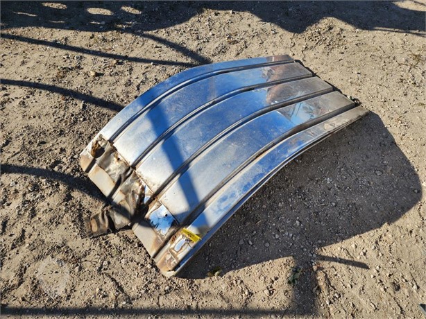 MACK 1/2 FENDERS Used Other Truck / Trailer Components auction results