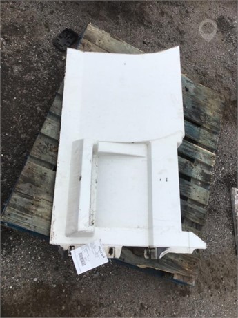 2015 VOLVO VNL Used Body Panel Truck / Trailer Components for sale