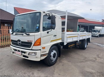 2013 HINO 500 1324 Used Dropside Flatbed Trucks for sale