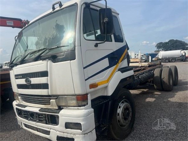 2004 UD UD440 Used Chassis Cab Trucks for sale